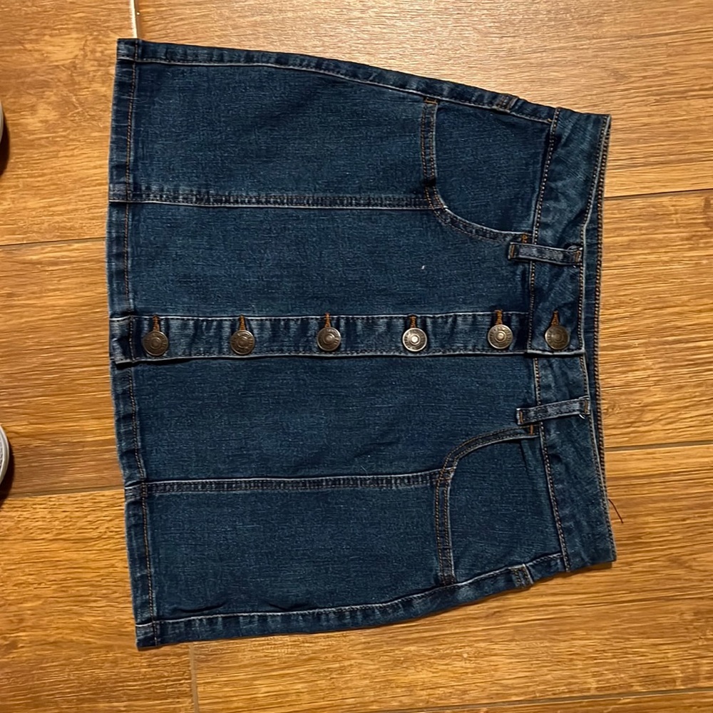 Jean skirt . Juniors.  Size 5